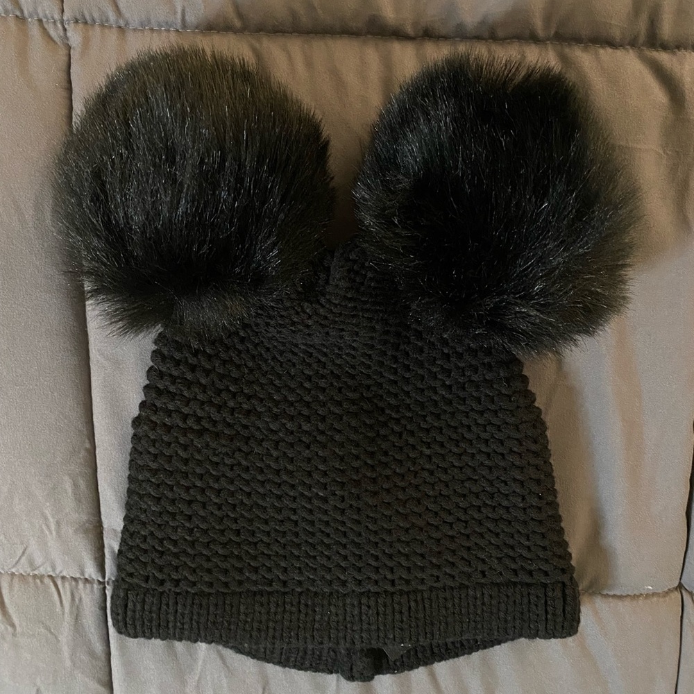Double pom beanie
